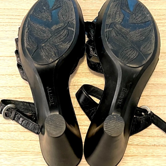 BORN Black Leather Sandals - Size 9 - Picture 4 of 5